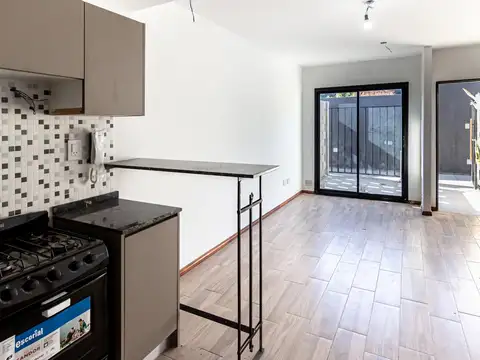 Casa 3 ambientes con 1 baño