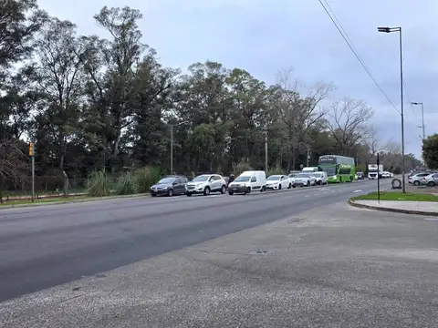 Av. Pres. Arturo Illia 1400