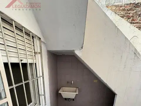 Casa 3 ambientes con 1 baño