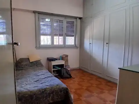 Chalet de 5 ambientes en Olivos Golf, para actualizar