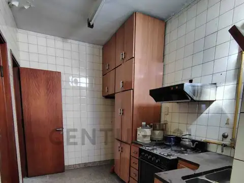 Venta de Casa a Remodelar sobre Av. Horacio Cestino e/ Independencia y Eva Perón 505
