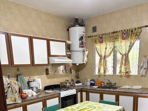 Casa 3 ambientes con 2 baños
