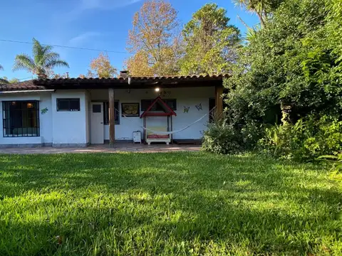 Venta Casa 4 amb. con Parque, Quincho y Cochera