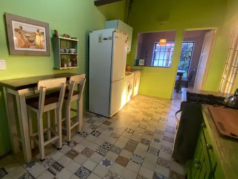 Venta Casa 4 amb. con Parque, Quincho y Cochera