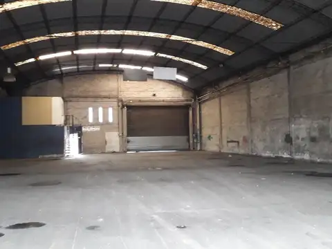 GALPON EN VENTA A MTS DE Pte. ILLIA.  Sobre calle Pringles a