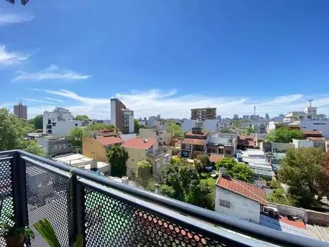 Venta Monoambiente Luminoso con Balcón y Parrilla Propia.