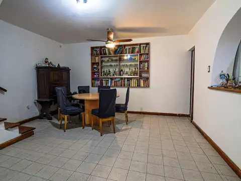 Depto Tipo Casa en Venta con 1 cocheras