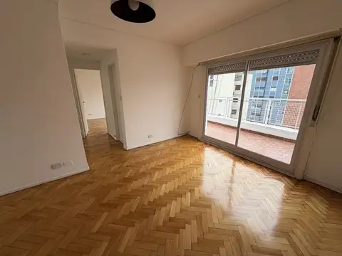 Mario Bravo 200, Piso 8