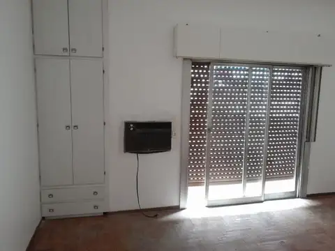 Depto Tipo Casa 3 ambientes con 2 baños
