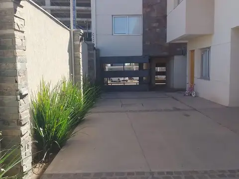 Departamento 5 ambientes con 2 baños