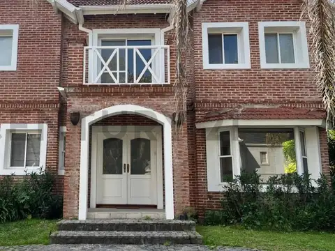 Casa en Venta en La Colina, USD 360.000