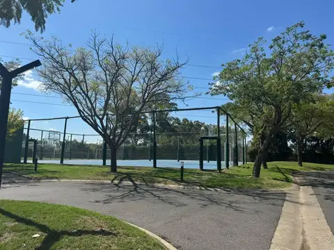 Casa 6 ambientes con 2 baños