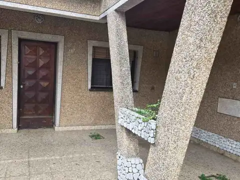 VENTA CASA 3AMB ENTRADA DE AUTO SARANDÍ