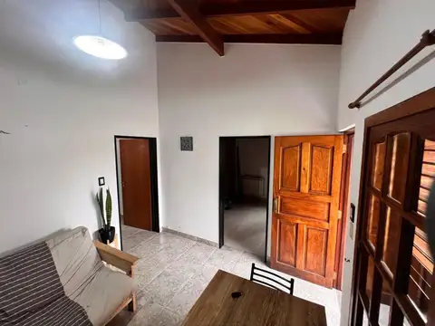 Casa 2 ambientes con 1 baño