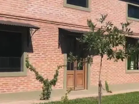 Vendemos CASAS +HERMOSO QUINCHO +PISCINA. EN VILLA FABIANA S