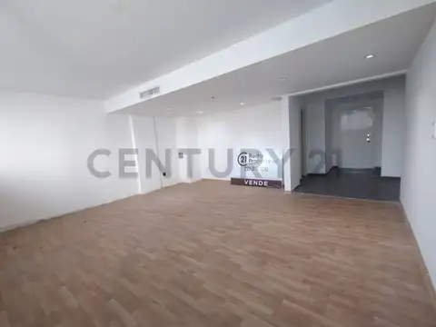 VENTA OFICINA COMERCIAL&nbsp;Excelente ubicación: Calle 13 entre 38 y 39, 1° Piso al FRENTECara
