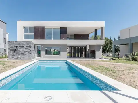 CASA 4 AMBIENTES EN ALQUILER EN EL REBENQUE