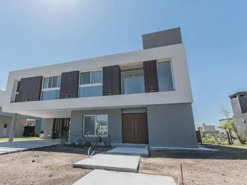 Casa en Alquiler de 3 dormitorios