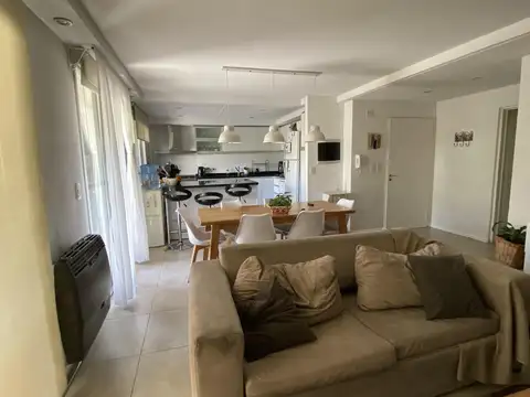 Departamento 4 ambientes con 2 baños
