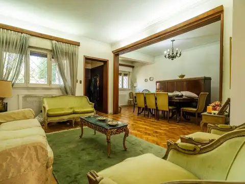 Venta Casa Martínez 2 plantas 4 dormitorios Jardín