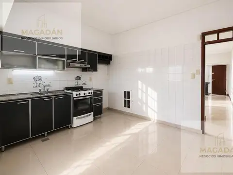 Venta - Casa de 4 ambientes en Villa Sarmiento - apto crédito - acepta permuta