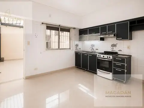 Venta - Casa de 4 ambientes en Villa Sarmiento - apto crédito - acepta permuta