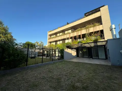 VENTA departamento 2 ambientes  en PB  con patio y parque propio -  Castelar