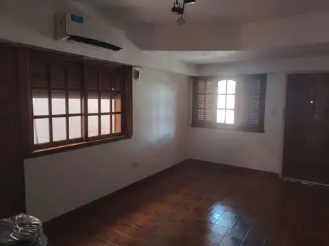 Casa 7 ambientes con 3 baños