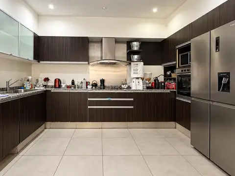 Gran ubicacion y distribución-Vivienda multifamiliar