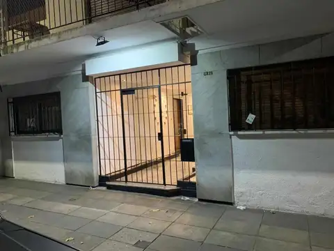 Charcas e/ Bonpland y Fitz Roy