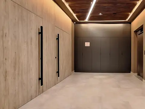 Oficina en Alquiler con 1 cochera