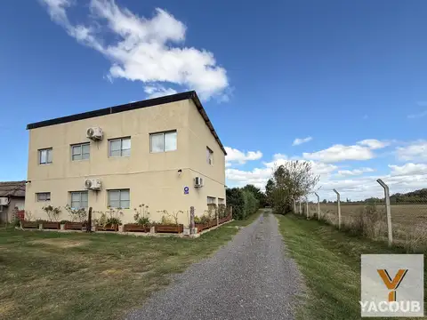 Casa en venta - 3 Dormitorios 2 Baños - La Plata