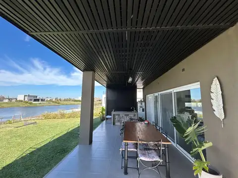 Casa en Alquiler de 3 dormitorios