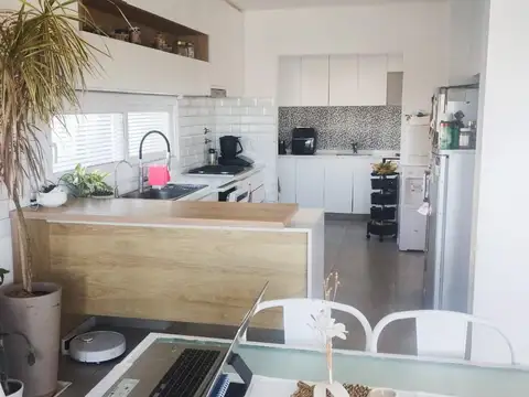 Casa en Venta a la Laguna en El Naudir - Aguas Privadas