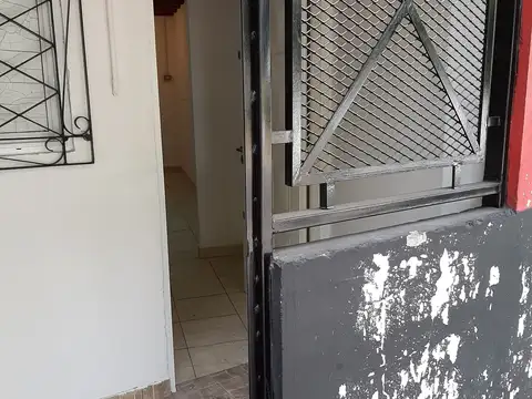 TIPO CASA "MONOAMBIENTE" SIN EXPENSAS