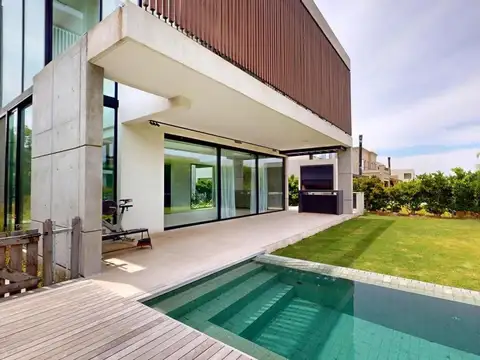 Casa en venta - 3 Dormitorios 4 Baños - Tigre