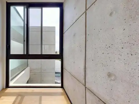 Casa 5 ambientes con 4 baños