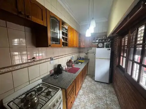 Local Con Vivienda En Venta En Liniers