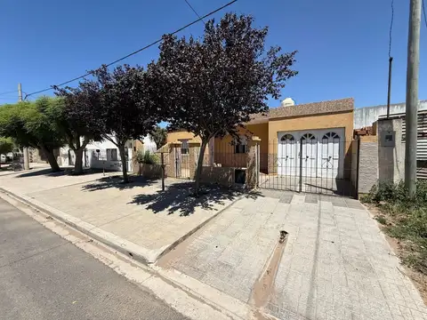 Casa Giachino 2171-  Barrio Villa Elisa