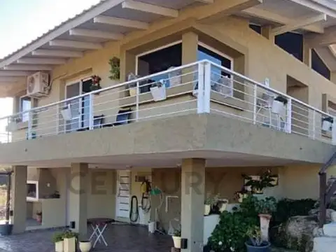 Carpintero y Sapitos 100, Piso 0