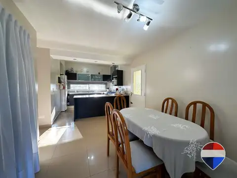 Casa 4 ambientes con 2 baños