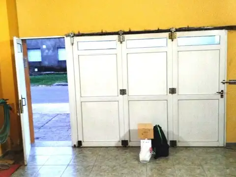 Casa 2 ambientes con 2 baños