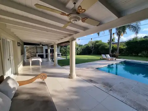 VENTA Casa  5 amb Bo. Septiembre Lote Central