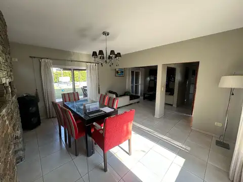 Casa en Venta con 3 cocheras