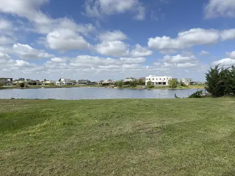 Terreno en Venta 20  mts Frente