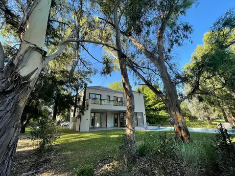 Casa en Alquiler al Oeste