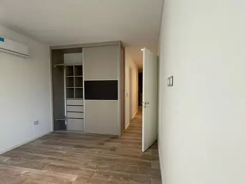 Casa 6 ambientes con 5 baños