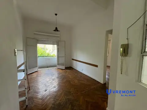 Alquiler de departamento 2 ambientes con balcón en el Barrio de Congreso!