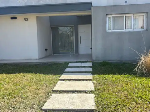 Casa en Venta en Pilar del Este - Casas del Este, USD 149.000