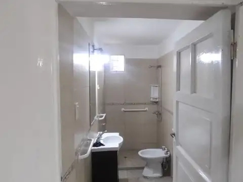 REMAX VENDE CASA EN DORREGO, GUAYMALLEN. PERMUTAS
